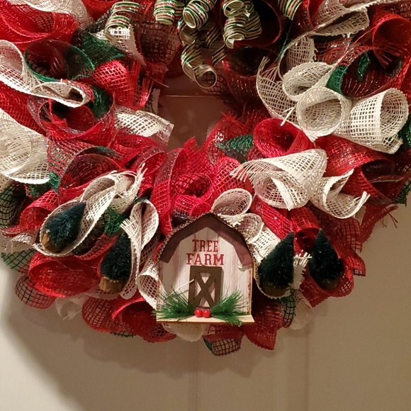 Handmade Christmas Wreath - Picture 2 of 4